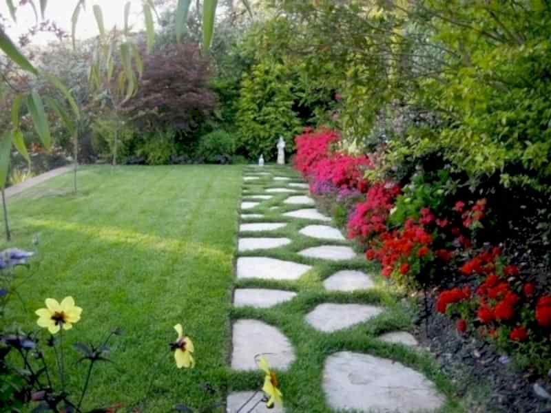 Bahçe Sert Zemin ve Yürüyüş Yolu