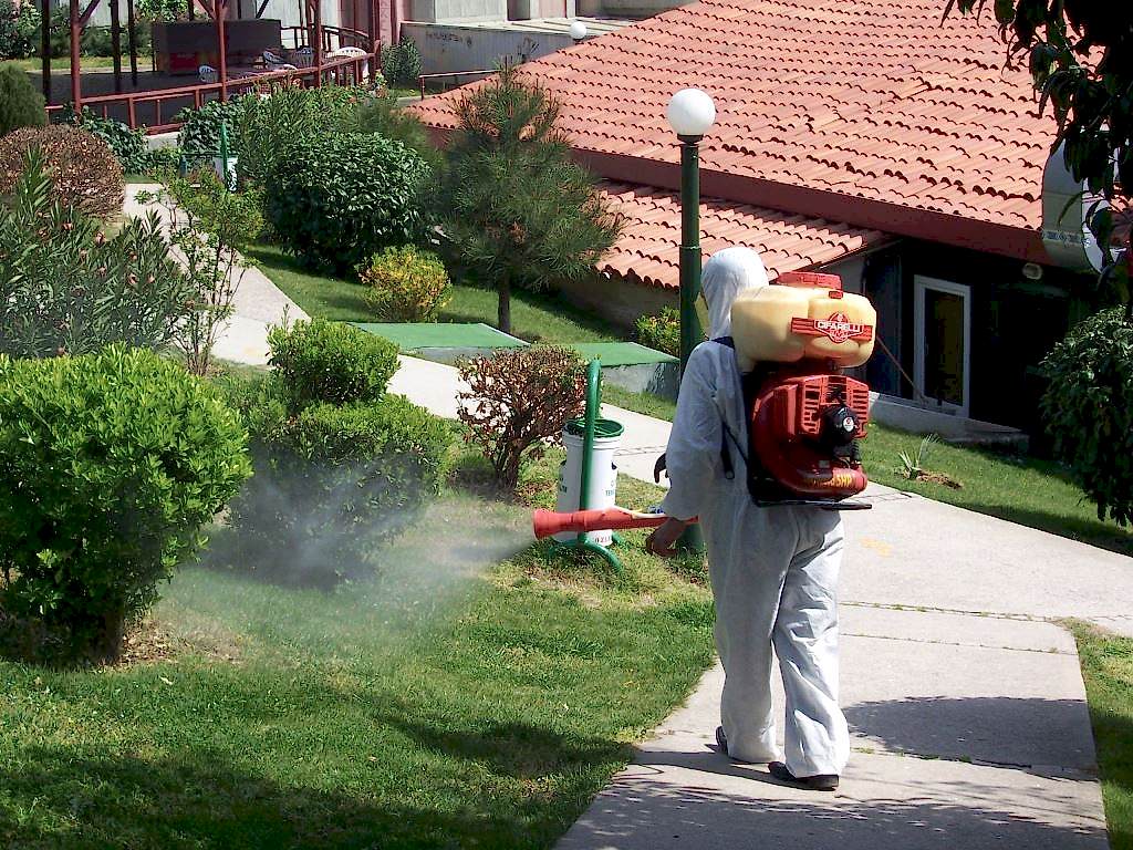 Bahçe ve Ağaç İlaçlama Uygulaması