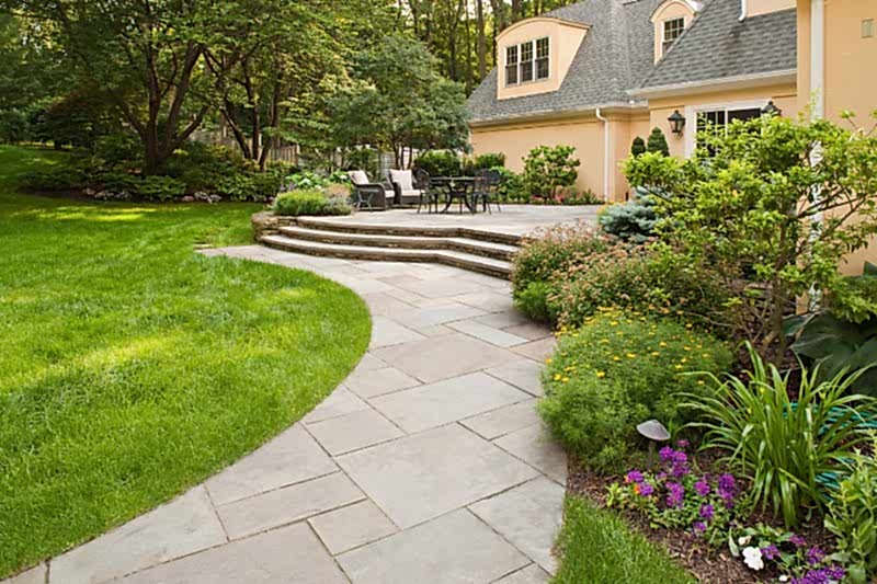 Bahçe Sert Zemin ve Yürüyüş Yolu